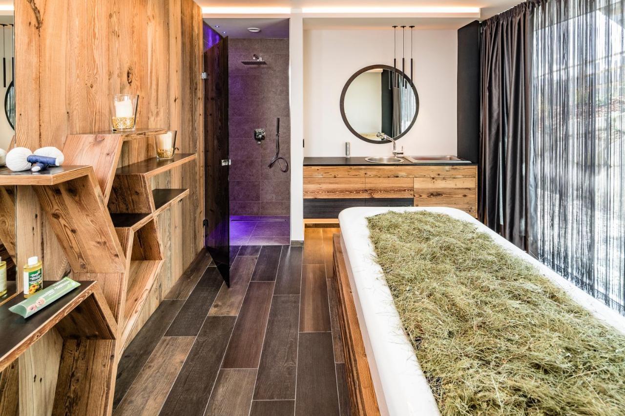 Отель Sonnenberg Panorama Dolomites Wellbeing Маранца Экстерьер фото